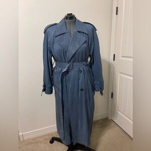 Women’s London Fog, Blue Marble coloring, Size 14 Pet.